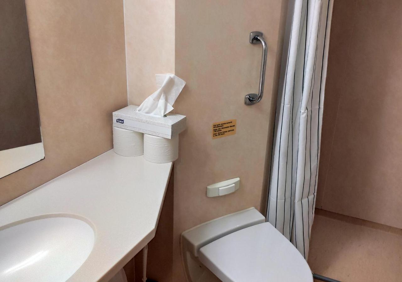 Viking Line Ferry Gabriella - One-Way Journey From Stockholm To Helsinki Hotel Room photo